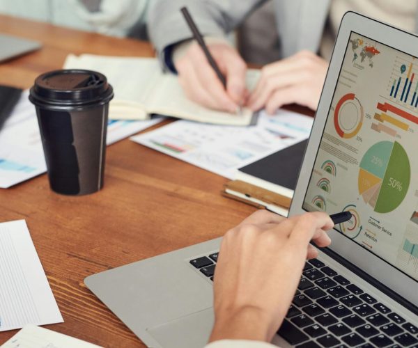 pexels-fauxels-3183171