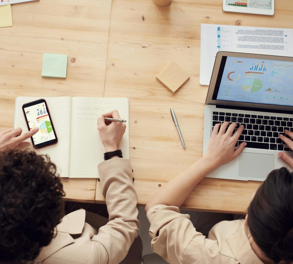 pexels-fauxels-3183179